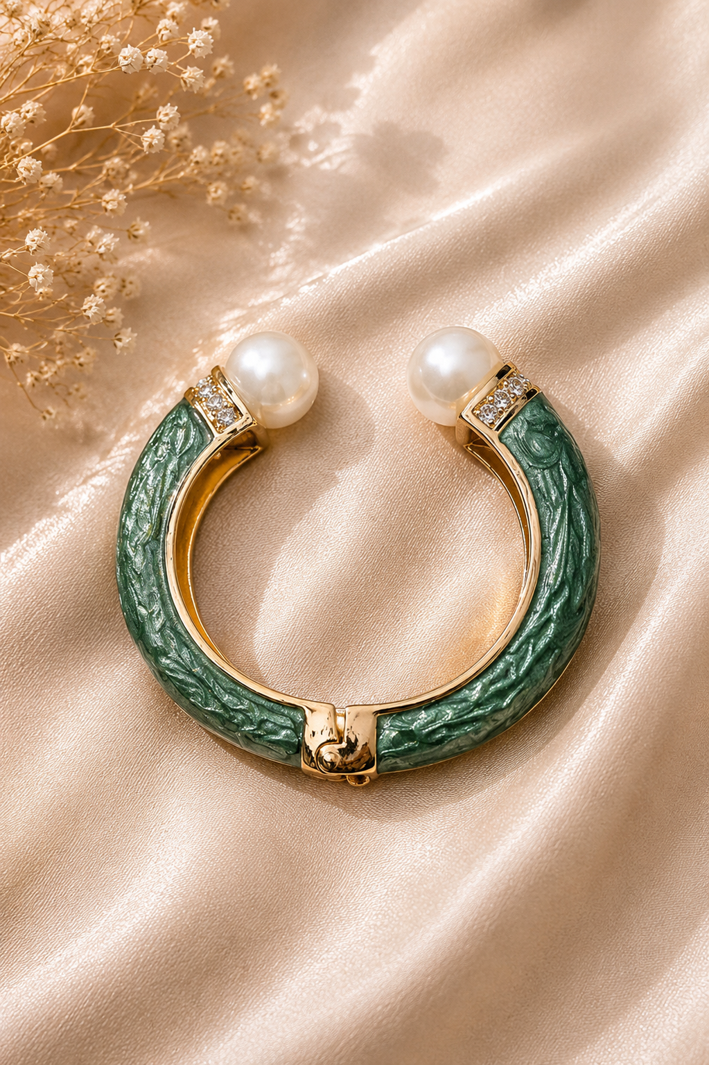 Élodie Pearl Cuff